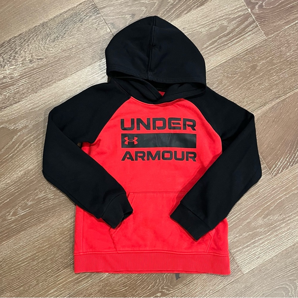 Under Armour Graphic Logo Black And Red Fleece Hoodie Sweater Kids Size 7